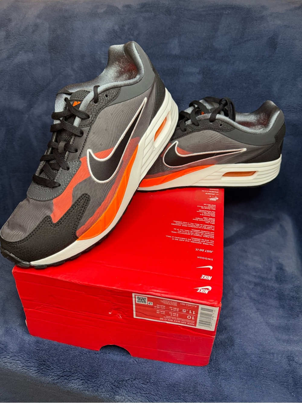 New in Box ✴️ NikeAir MaX Solo SE - Men’s size 10 / Women’s size 11.5